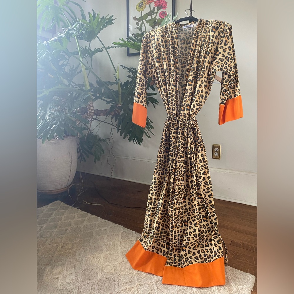 Vintage Hollywood. Cotton leopard robe.